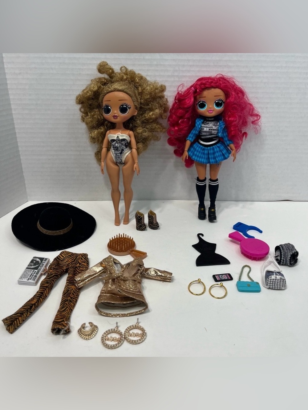 L.O.L. SURPRISE! O.M.G. Dolls groovy babe Da Boss and Class Prez dolls lol